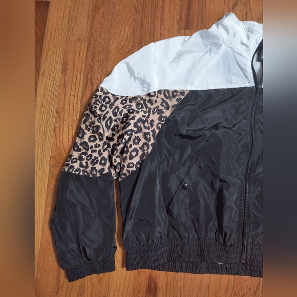 NWT New Look Sport wind suit cropped jacket, women's 3X, animal print - Picture 3 of 11